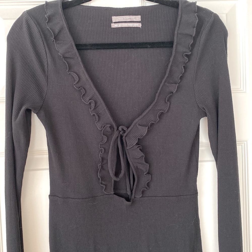 UO Gemma Keyhole Cutout Ribbed Ruffle Mini Dress - Picture 5 of 6